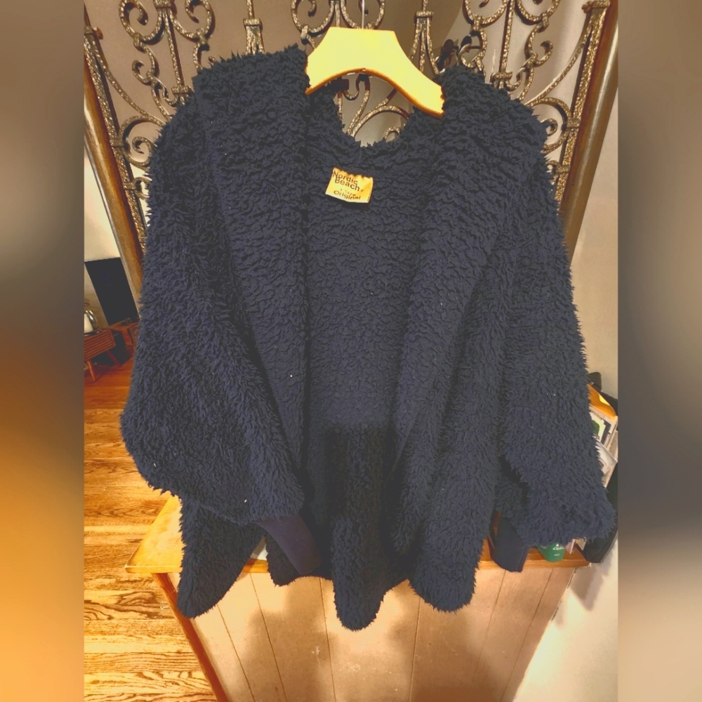 Nordic beach barely worn new condition. Navy blue